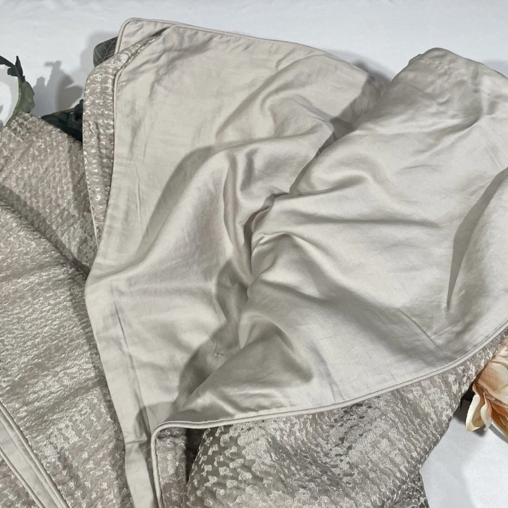 NWD $335 [ Full/ Queen‎ ] Duvet Cover for Hotel Collection Highlands